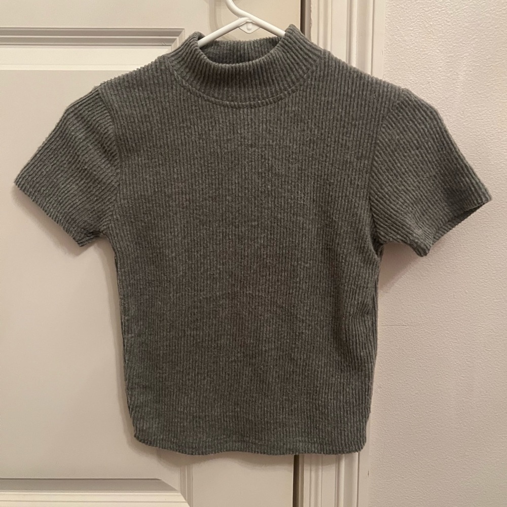 Forever 21 Grey Sweater Shirt